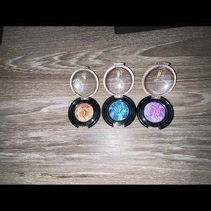 4 Eyeshadows